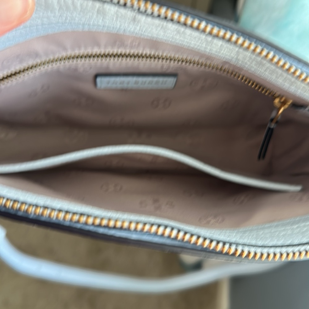 Tory Burch baby blue crossbody - Picture 6 of 12